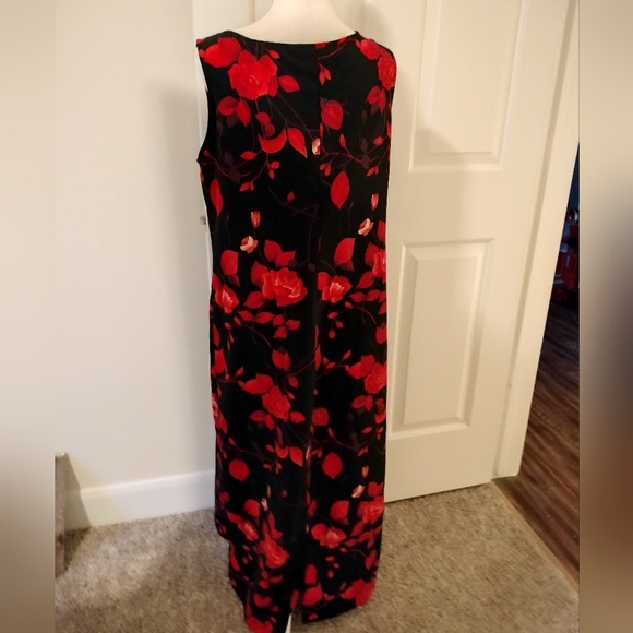 Vintage Meghan Matthews Elegant Black and Red Floral Dress - Picture 4 of 6